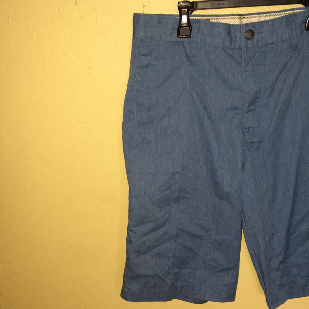 Volcom Shorts For Men Size 32 Good Condition. - image 7